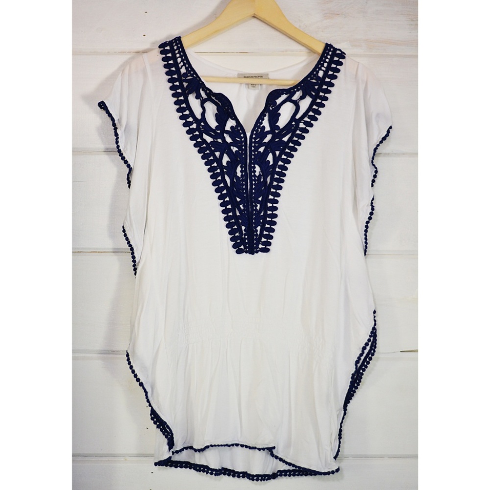 White with navy Crochet Flutter Sleeve Top Size S